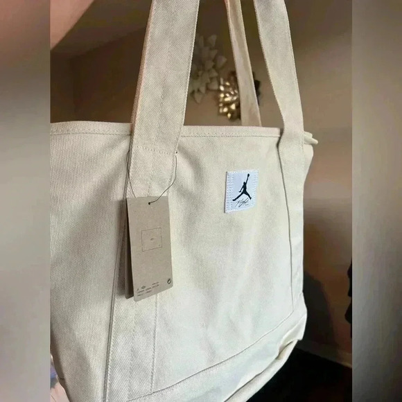 Jordan Flight Holdall Tote Bag - NWT - Picture 13 of 13